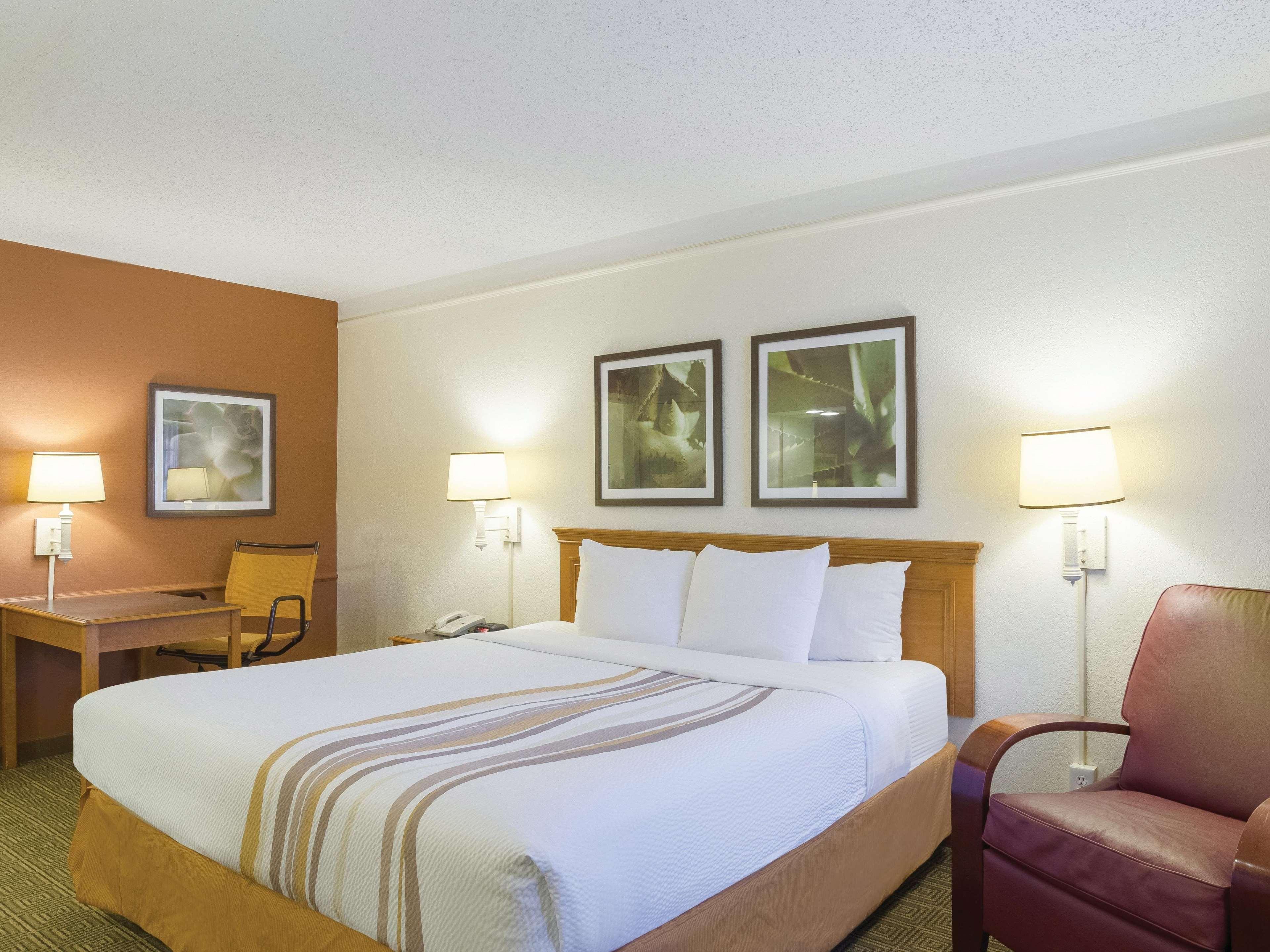 La Quinta Inn By Wyndham Denver Cherry Creek Экстерьер фото