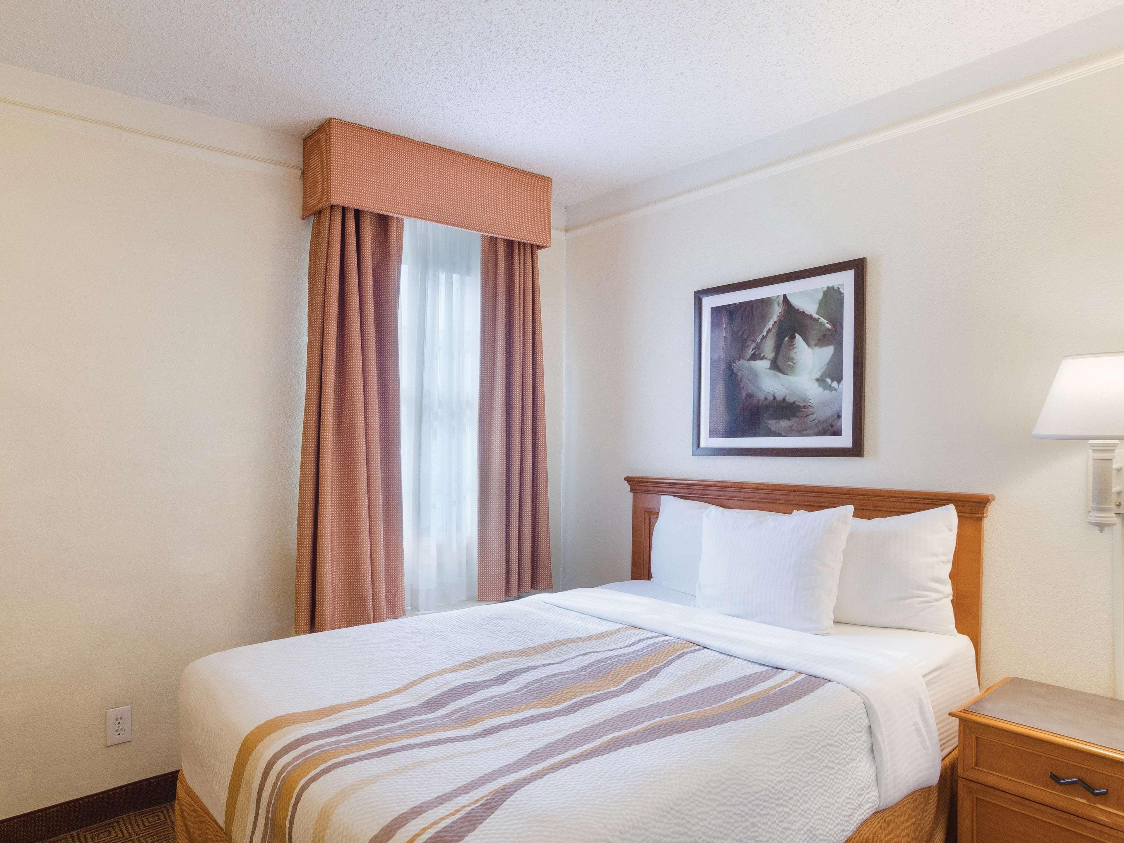 La Quinta Inn By Wyndham Denver Cherry Creek Экстерьер фото