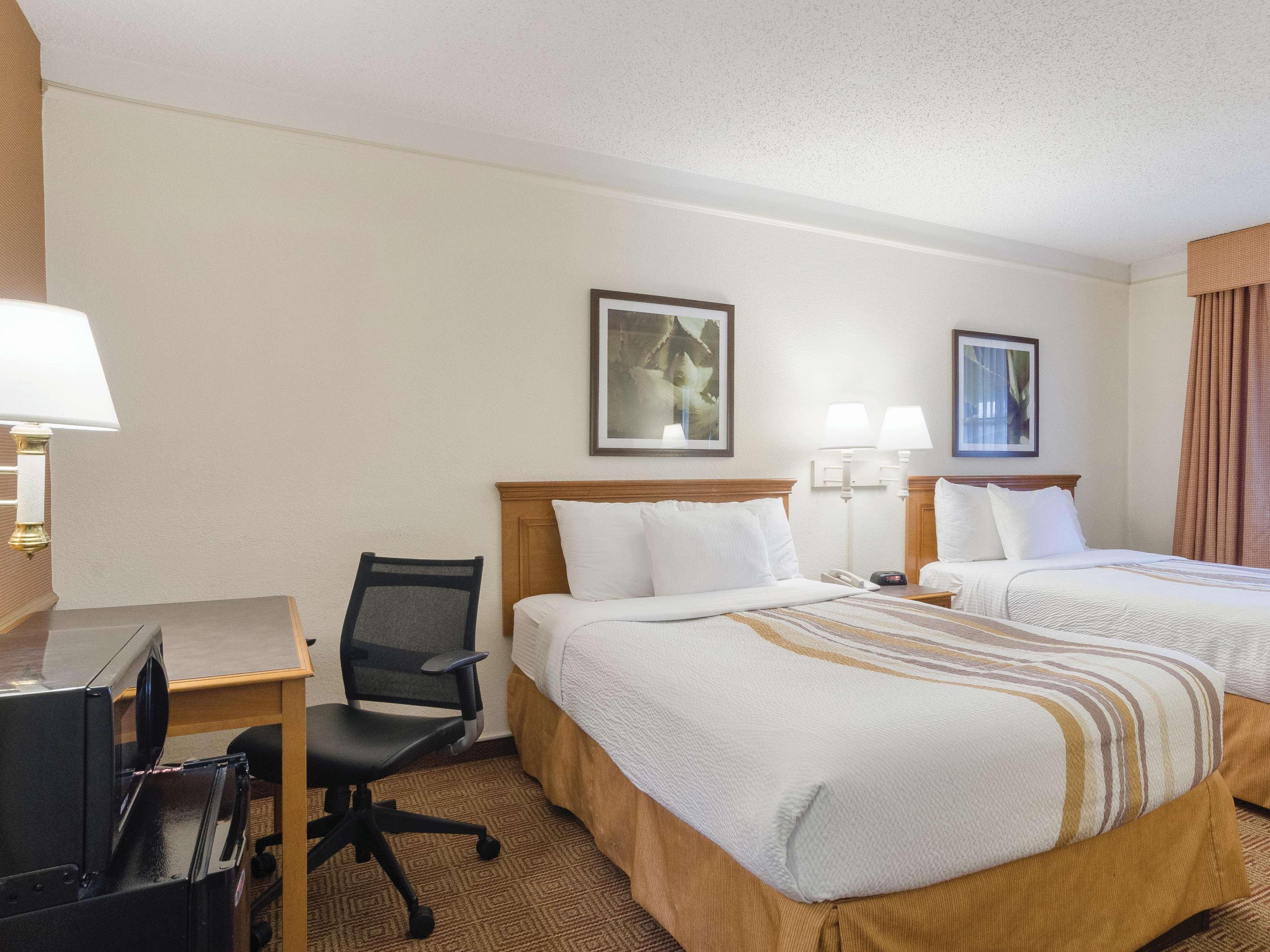 La Quinta Inn By Wyndham Denver Cherry Creek Экстерьер фото