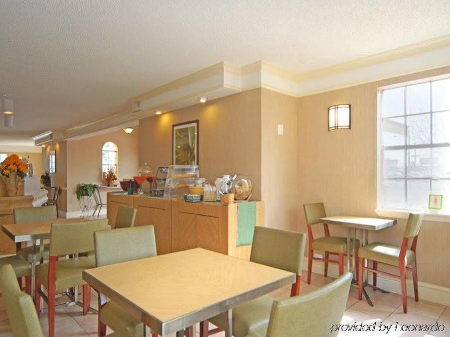 La Quinta Inn By Wyndham Denver Cherry Creek Экстерьер фото